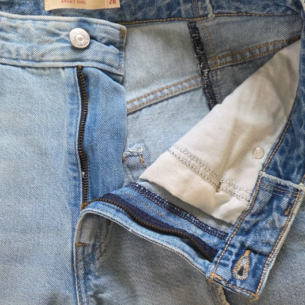 Levi's Premium Two-Tone Recrafted Baggy Dad Jeans - Size 28 - Picture 8 of 13